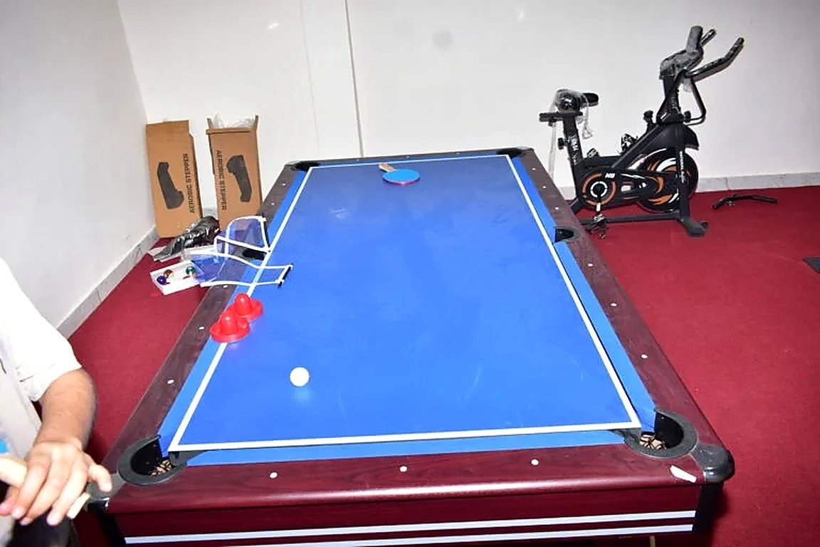 Indoor games and fitness room at Sapphire Girls Hostel