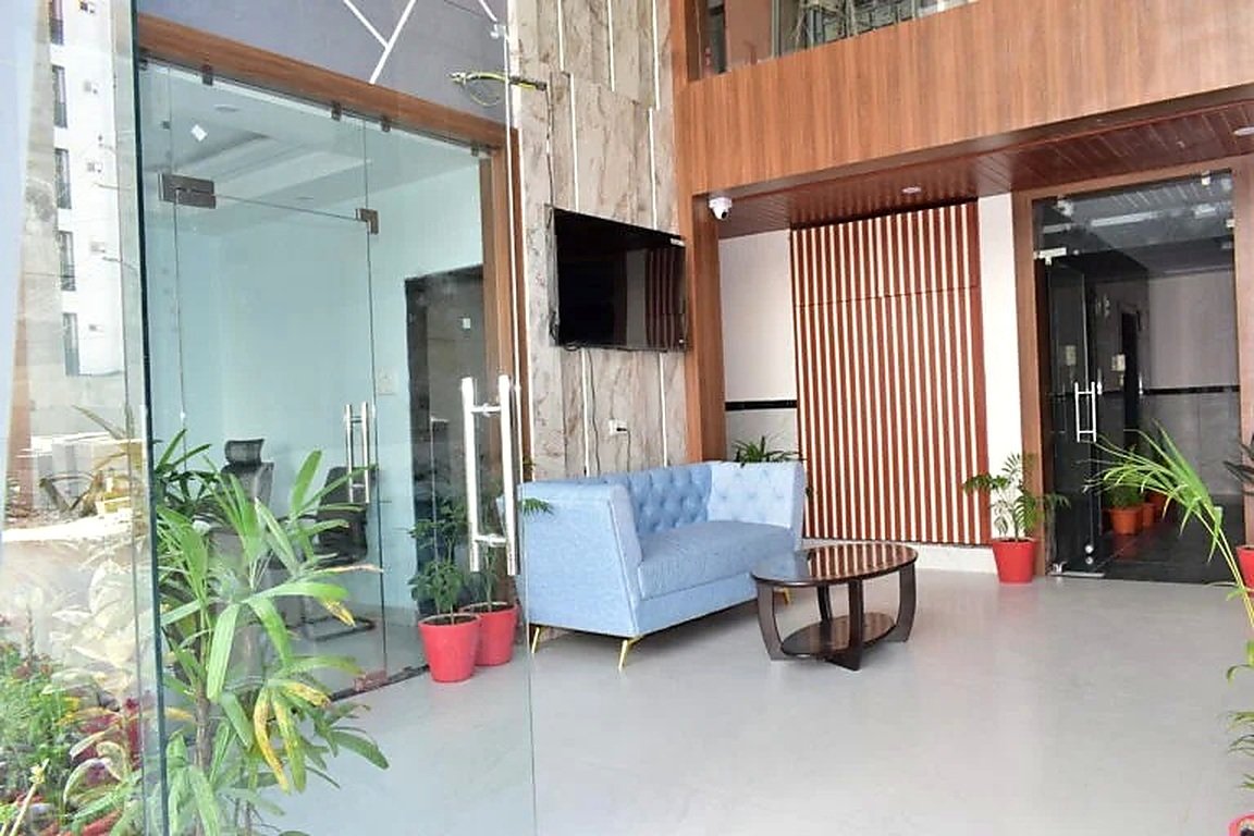 Premium reception lounge at Sapphire Girls Hostel